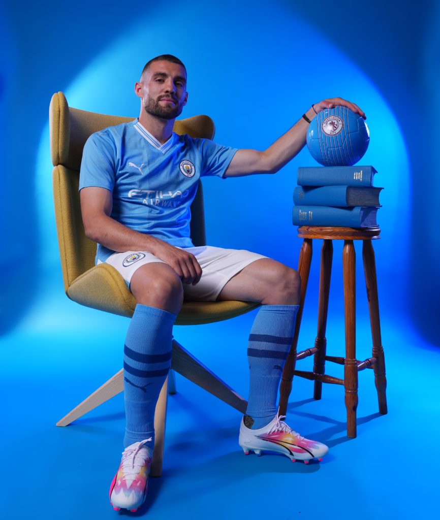 Manchester City Unveil New Signing