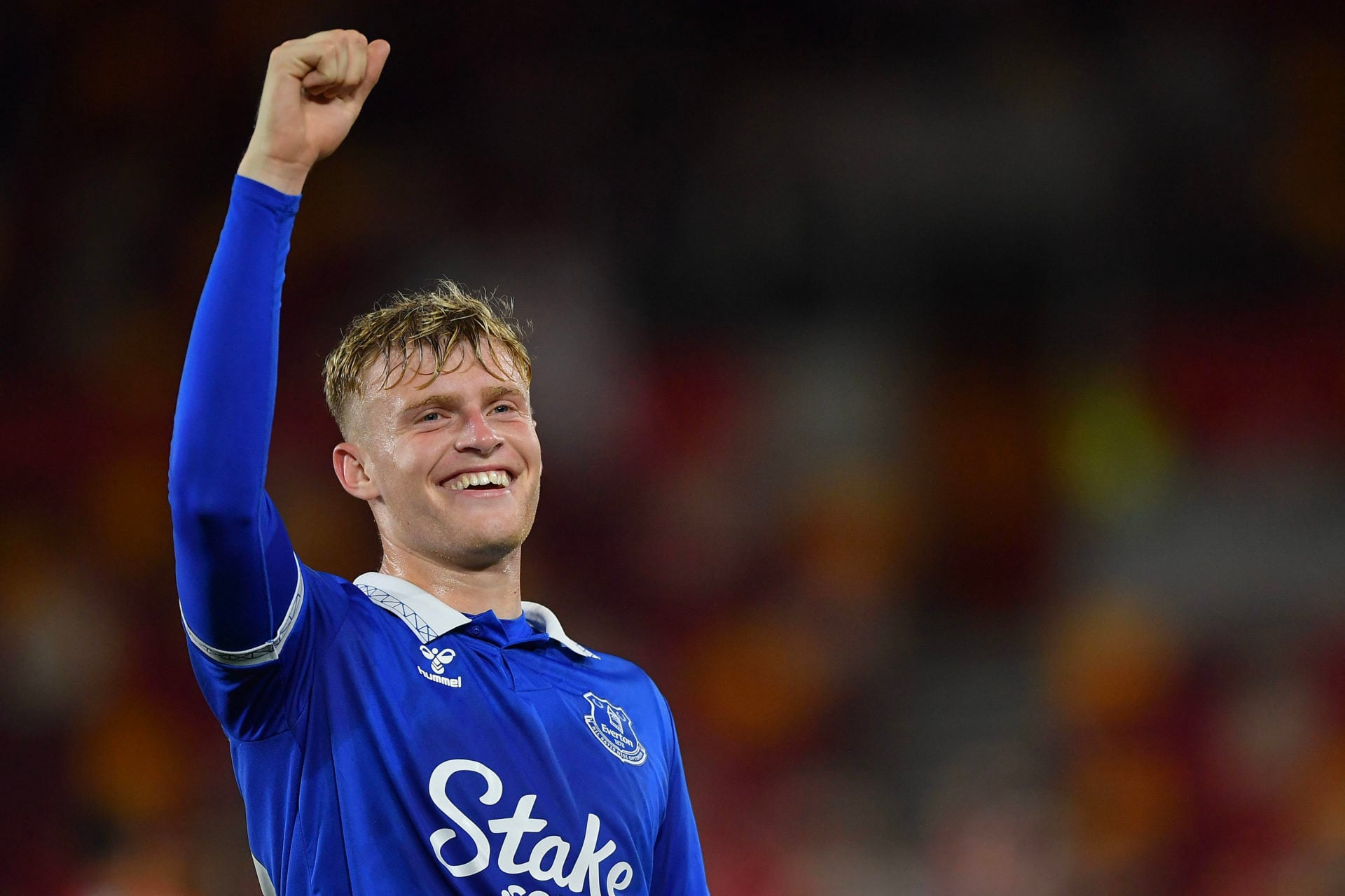 Man City 'keeping an eye' on 'terrific' 21 y/o PL talent, Man Utd really want to sign him in January