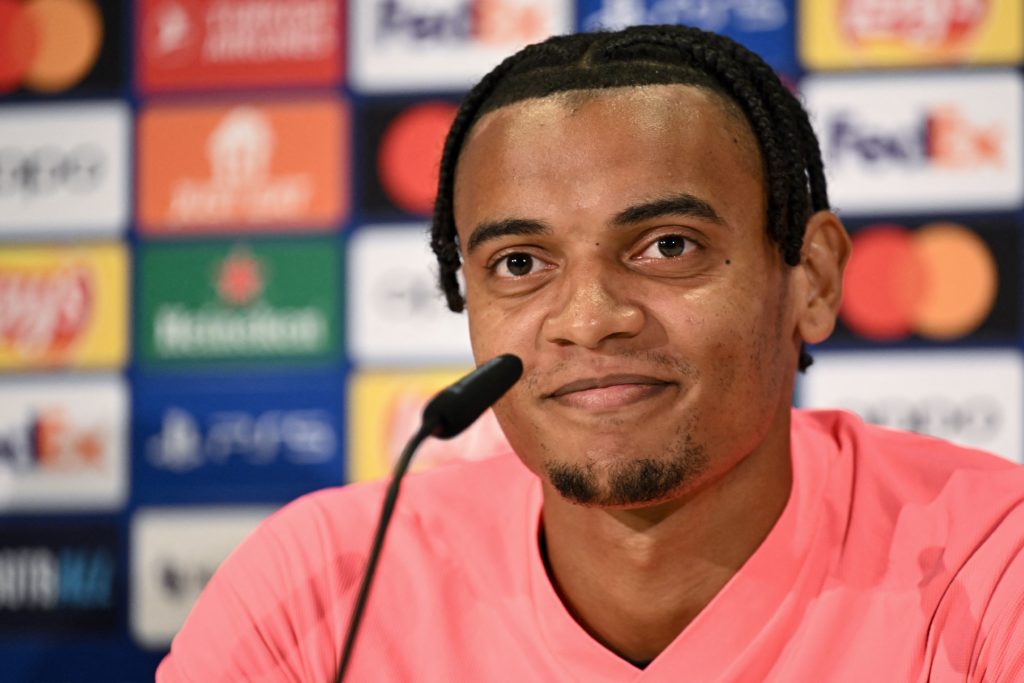 FBL-EUR-C1-MAN CITY-PRESSER