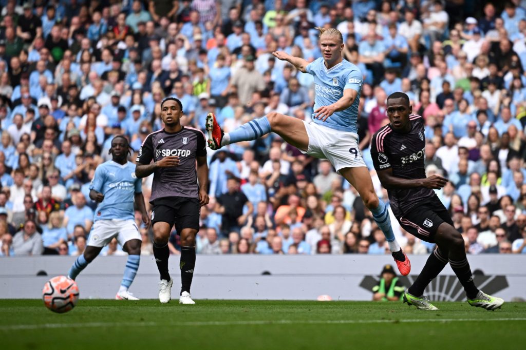 TOPSHOT-FBL-ENG-PR-MAN CITY-FULHAM