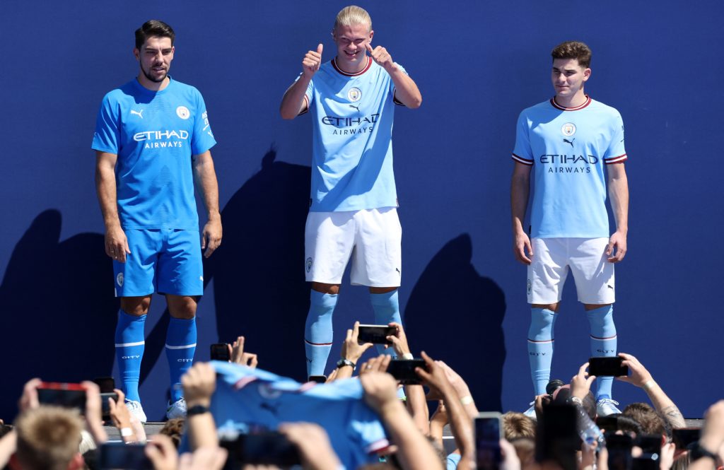 FBL-ENG-PR-MAN CITY-PRESENTATION