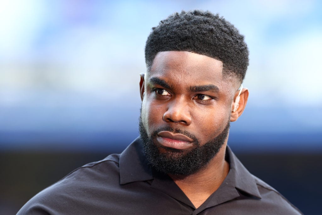 Micah Richards doing punditry ahead of Everton vs Bournemouth