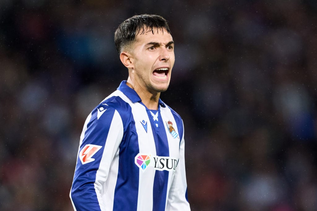 Martin Zubimendi in action for Real Sociedad v FC Barcelona.