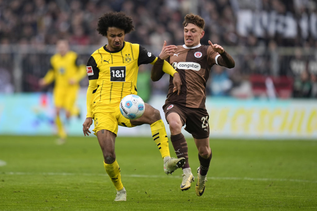 FC St. Pauli 1910 v Borussia Dortmund - Bundesliga