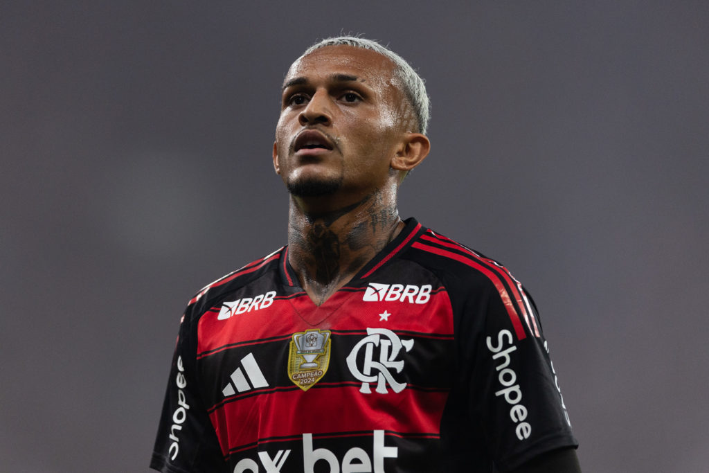 Wesley playing for Flamengo.