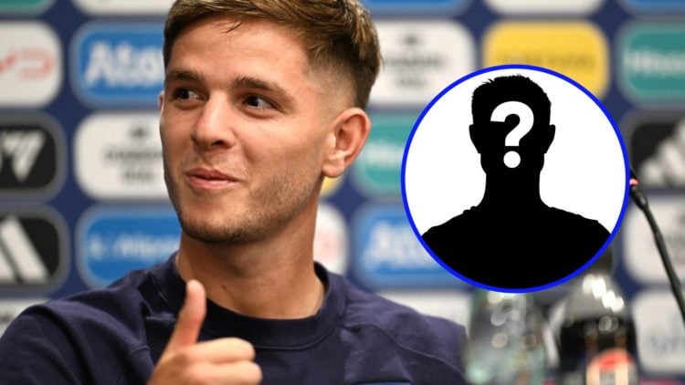 James McAtee gives a thumbs up during an England U21 conference. Inset: Mystery figure.