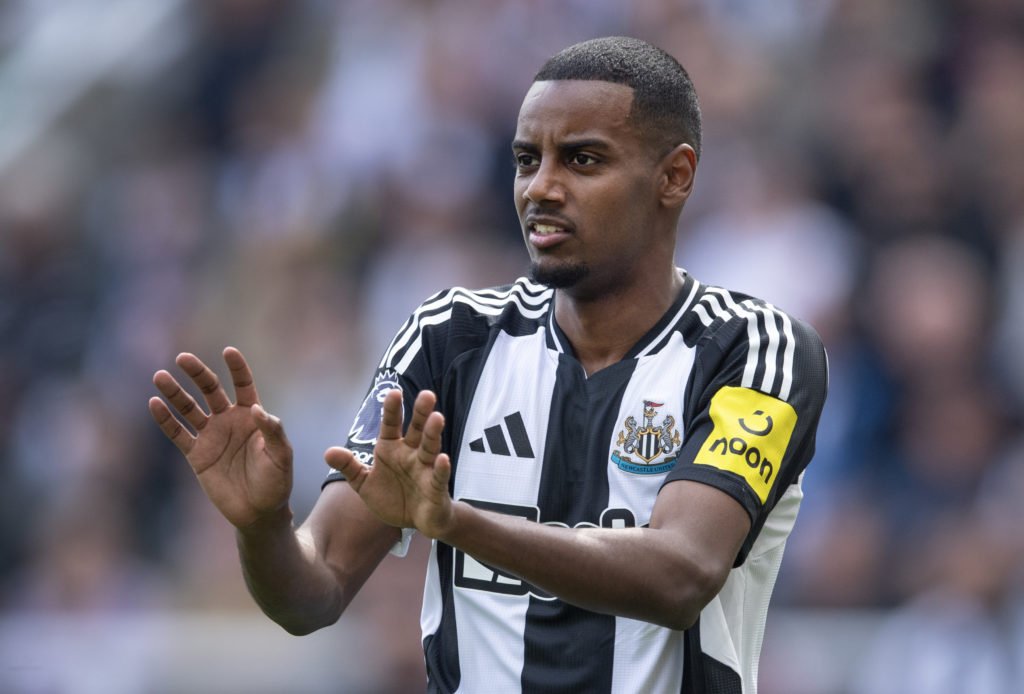 Alexander Isak in action for Newcastle