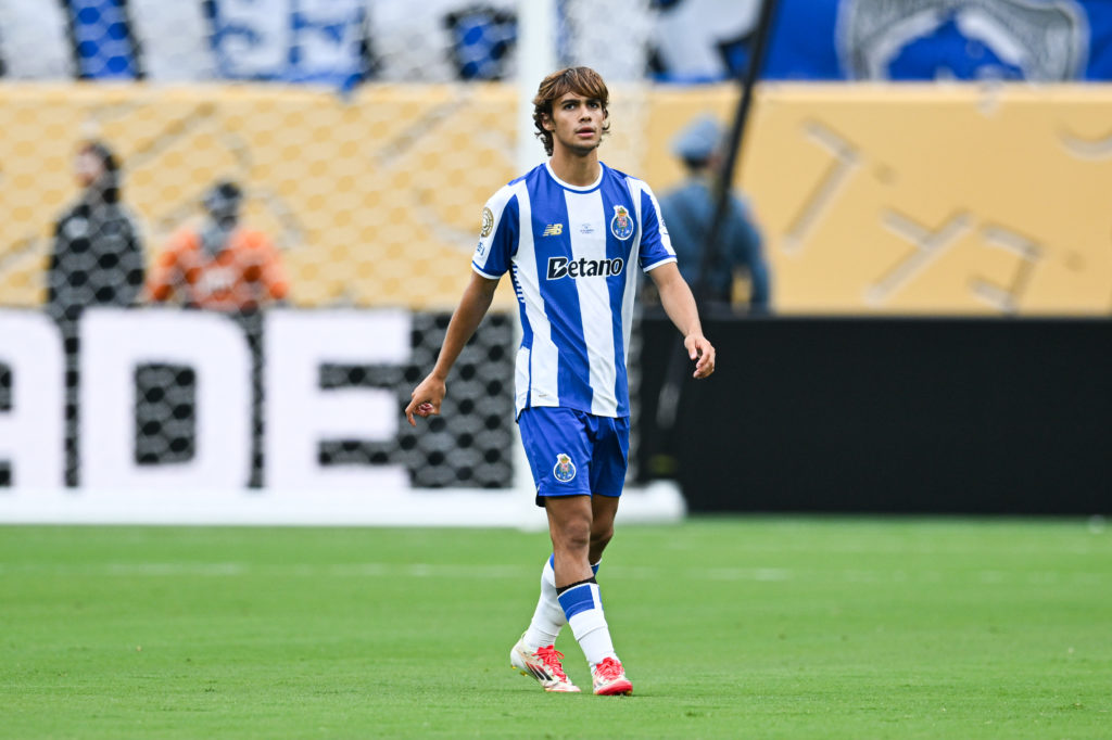 Rodrigo Mora in action during Palmeiras v Porto