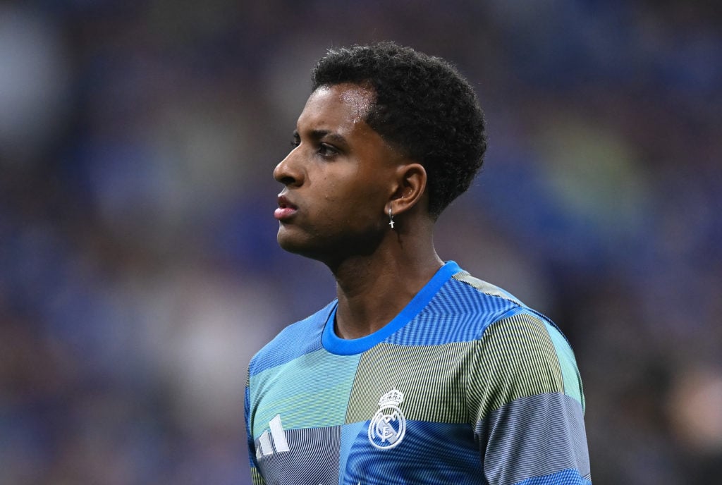 Rodrygo warms up ahead of Real Oviedo v Real Madrid.