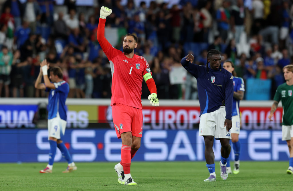 Gianluigi Donnarumma of Italy thanks the fans during the FIFA World Cup 2026 qualifier match between Italy and Estonia at Stadio di Bergamo on September 5, 2025
