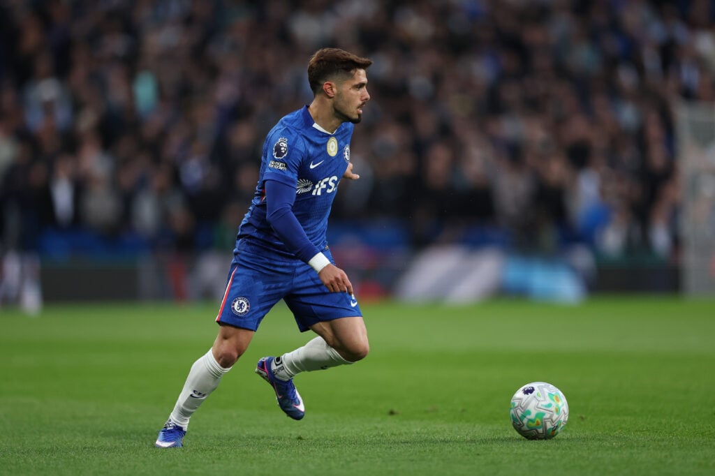 Pedro Neto playing for Chelsea.